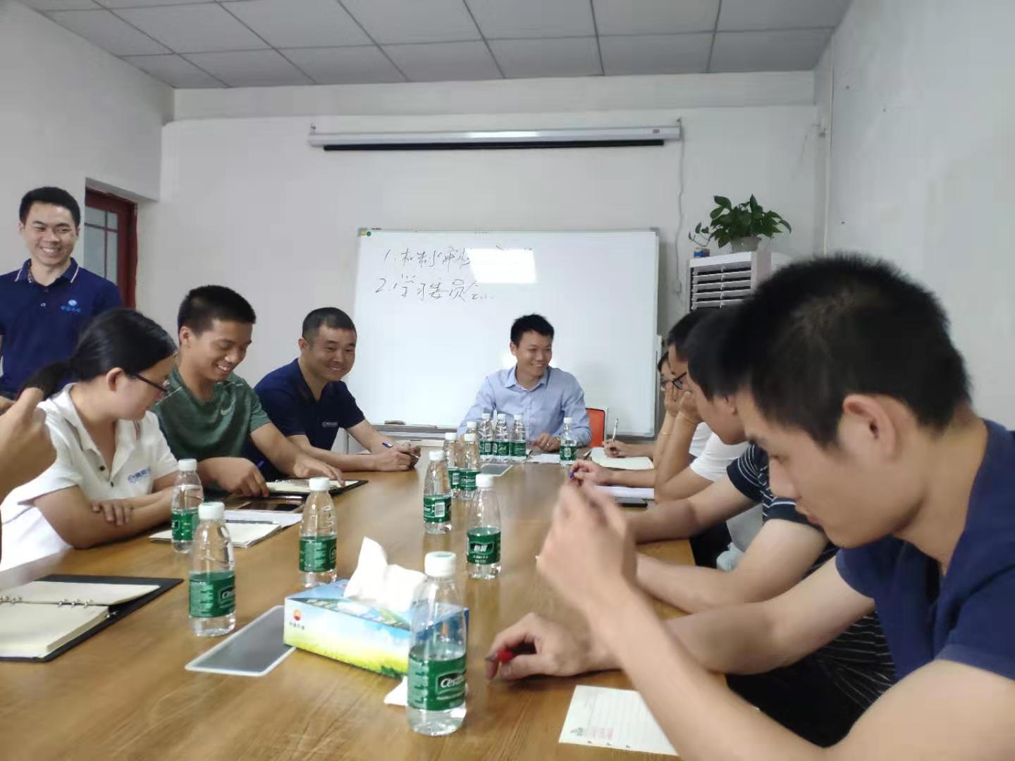 成立學習委員會，有效組織高效執(zhí)行